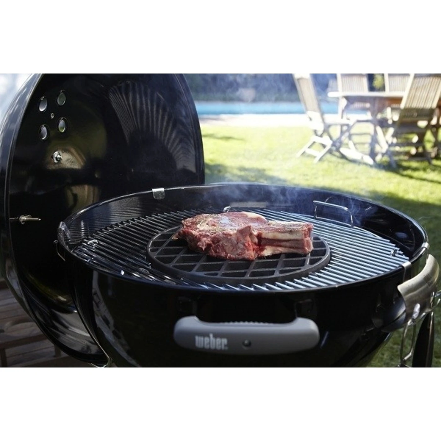 Weber Pack Barbecue Charbon MasterTouch GBS Premium E-5770 + Grille De Saisie 6 Weber Pack Barbecue Charbon MasterTouch GBS Premium E-5770 + Grille De Saisie – Image 6